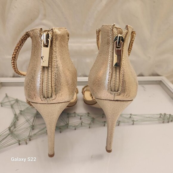 New JESSICA SIMPSON Sidra Strappy Sandal in Champagne. Size: various - Picture 6 of 10